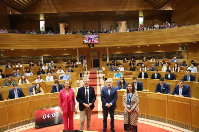 ​A Cámara galega acolle a final do certame Parlamento Xove