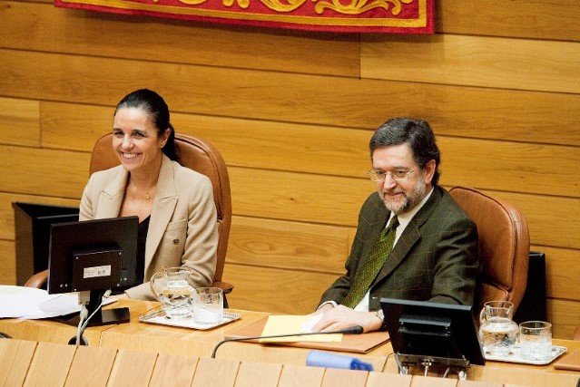 O novo vicepresidente 2º, Francico Cerviño, xunto á presidenta do Parlamento de Galicia, Pilar Rojo