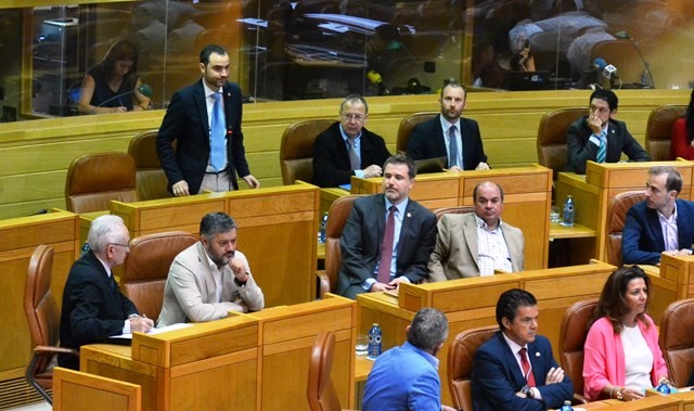 Jacobo Moreira e Ramón Santos tomaron posesión como deputados do Parlamento de Galicia