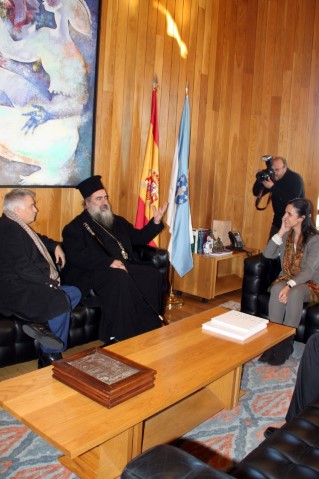 A presidenta do Parlamento recibiu ao arcebispo de Sebaste, Theodosius Atallah Hanna