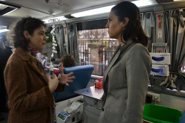 Pilar Rojo reitera que o Parlamento “sempre” está disposto a colaborar nas campañas de doazón