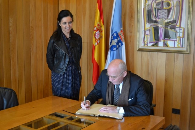 Pilar Rojo recibe ao embaixador de Bélxica en España