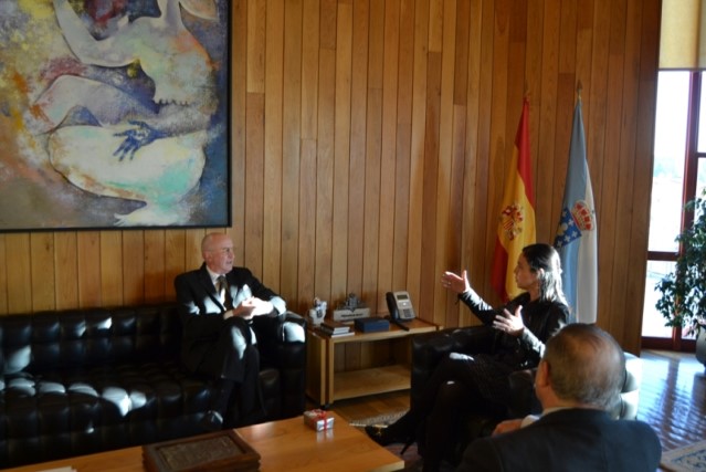 Pilar Rojo recibe ao embaixador de Bélxica en España