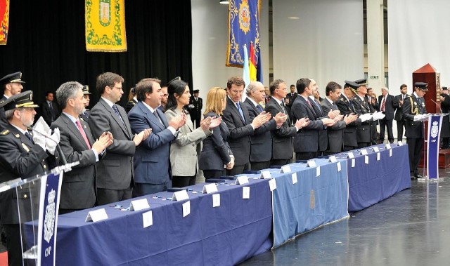 A presidenta do Parlamento de Galicia participou no acto de homenaxe aos axentes da Policía Nacional falecidos na praia do Orzán