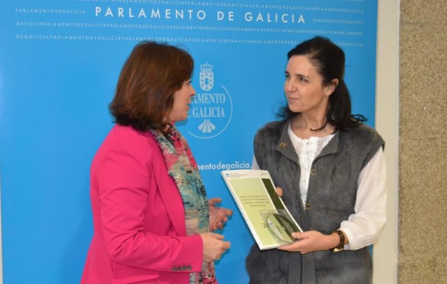 A presidenta do Parlamento recibe da secretaria xeral da Igualdade o Informe de violencia de xénero de 2012
