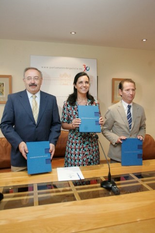O Parlamento de Galicia publica unha edición facsimilar dos estatutos de 1936 e de 1981 que se poderá descargar de balde desde a web da institución