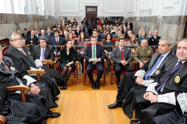 A presidenta do Parlamento asistiu ao acto de imposición da cruz de honra de San Ramimundo de Peñafort 