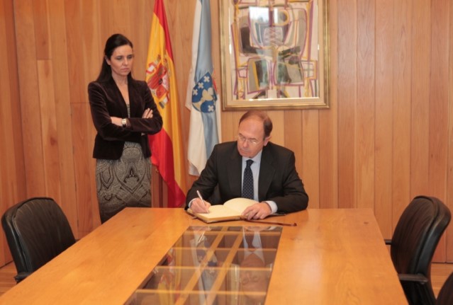 A presidenta do Parlamento de Galicia e da COPREPA ofrece a súa colaboración ao presidente do Senado para avanzar no carácter  territorial da Cámara Alta