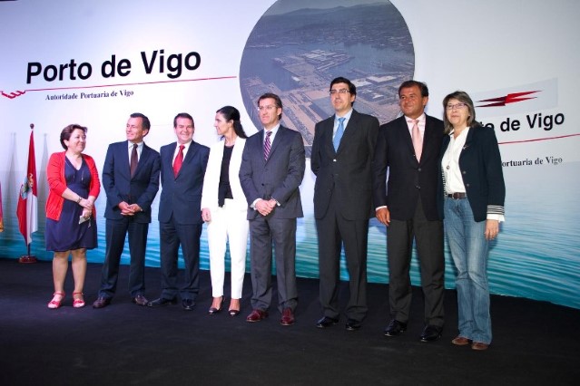 A presidenta do Parlamento de Galicia, Pilar Rojo Noguera, asistiu ao acto de toma de posesión de Ignacio López-Chaves Castro como presidente da Autoridade Portuaria de Vigo