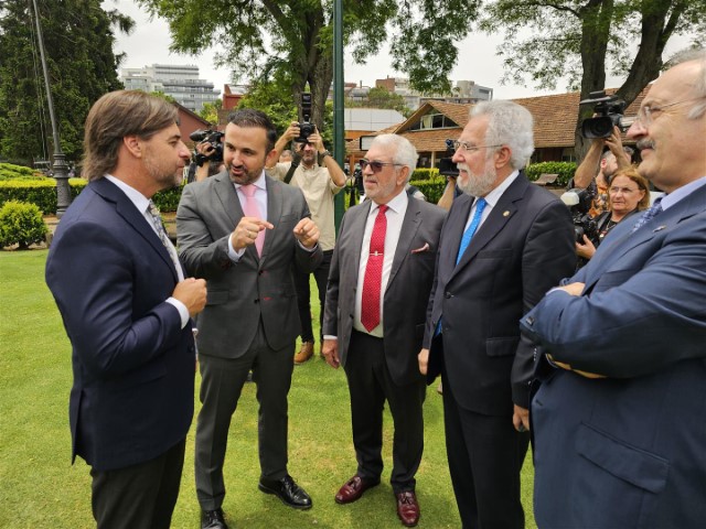 Santalices fai votos por afianzar as “excelentes relacións” entre Galicia e Uruguai nun encontro co presidente da República, Lacalle Pou