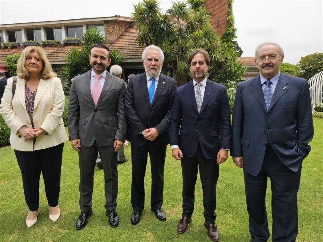 Santalices fai votos por afianzar as “excelentes relacións” entre Galicia e Uruguai nun encontro co presidente da República, Lacalle Pou