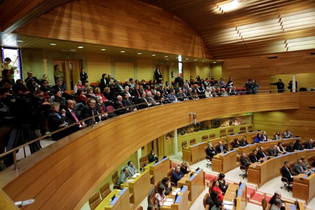Tribuna de público na sesión de apertura da lexislatura