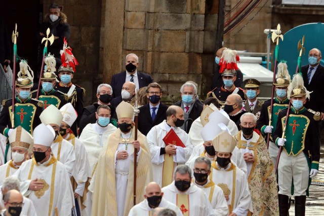 Santalices representa o Parlamento na apertura da Porta Santa da Catedral de Santiago