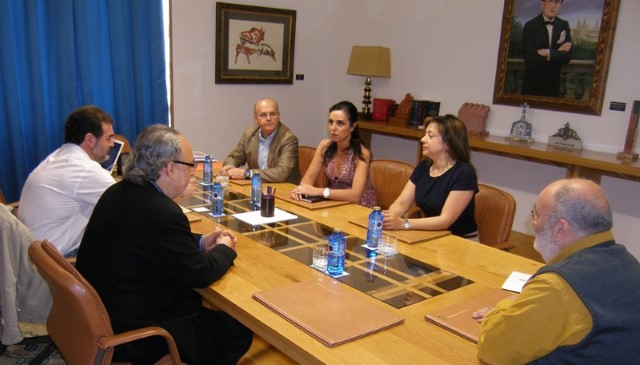 O xurado do Concurso Escolar do Parlamento comeza os seus traballos para seleccionar aos gañadores entre os 885 orixinais recibidos