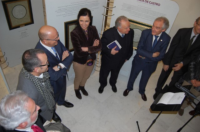 Pilar Rojo inaugura en Ourense a mostra “51 páxinas das nosas letras”
