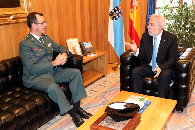 O presidente do Parlamento recibe ao novo xeneral xefe da Garda Civil en Galicia
