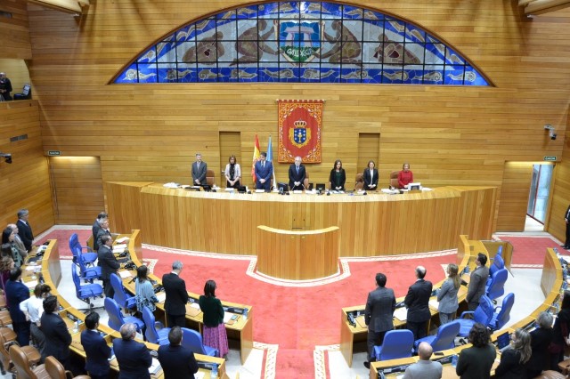 O Pleno do Parlamento garda un minuto de silencio en memoria das víctimas de violencia de xénero rexistradas en 2018 
