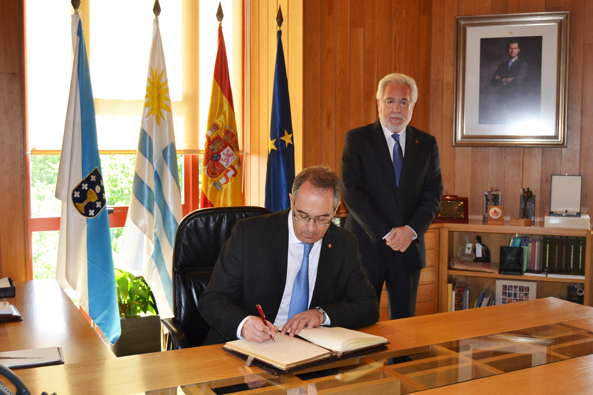 O presidente da Cámara de Representantes de Uruguai visitou o Parlamento de Galicia