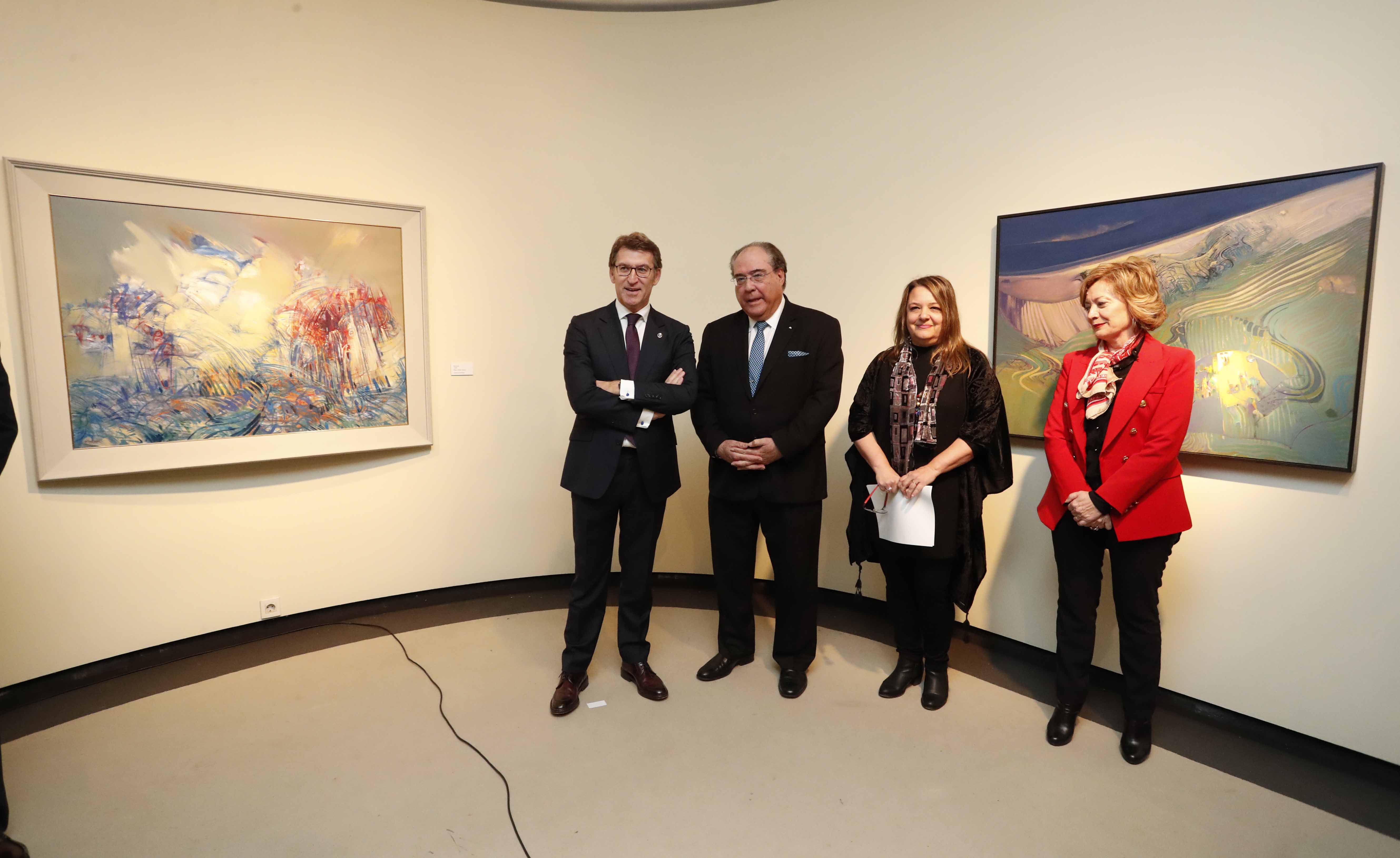 O presidente do Parlamento de Galicia, Miguel Ángel Santalices, asistiu á inauguración da exposición “Antonio Quesada. Dende o sentimento” no Teatro Afundación en Vigo.
