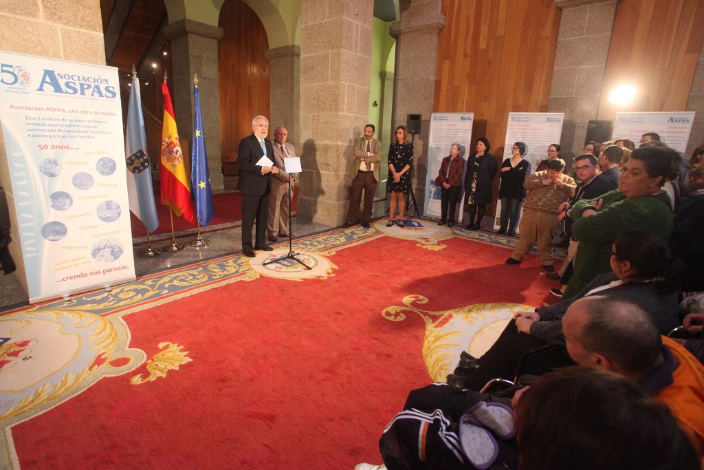 Miguel Ángel Santalices Vieira, preside a inauguración da exposición conmemorativa do 50 aniversario da Asociación de Pais de Persoas con Discapacidade Intelectual (ASPAS)