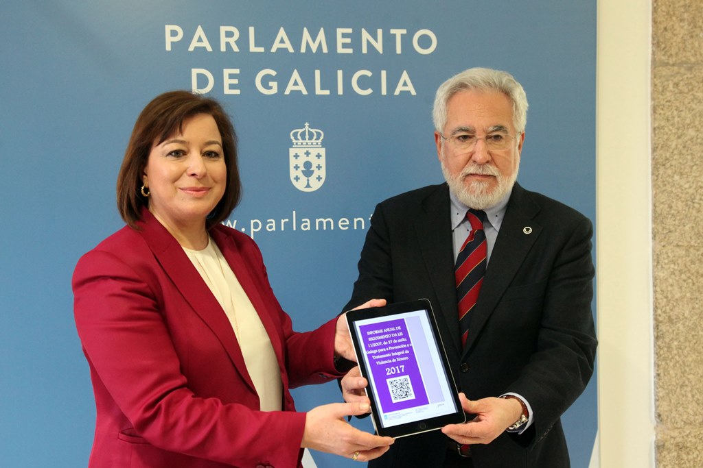 A secretaria xeral de Igualdade da Xunta entrega ao presidente do Parlamento o Informe sobre violencia de xénero de 2017