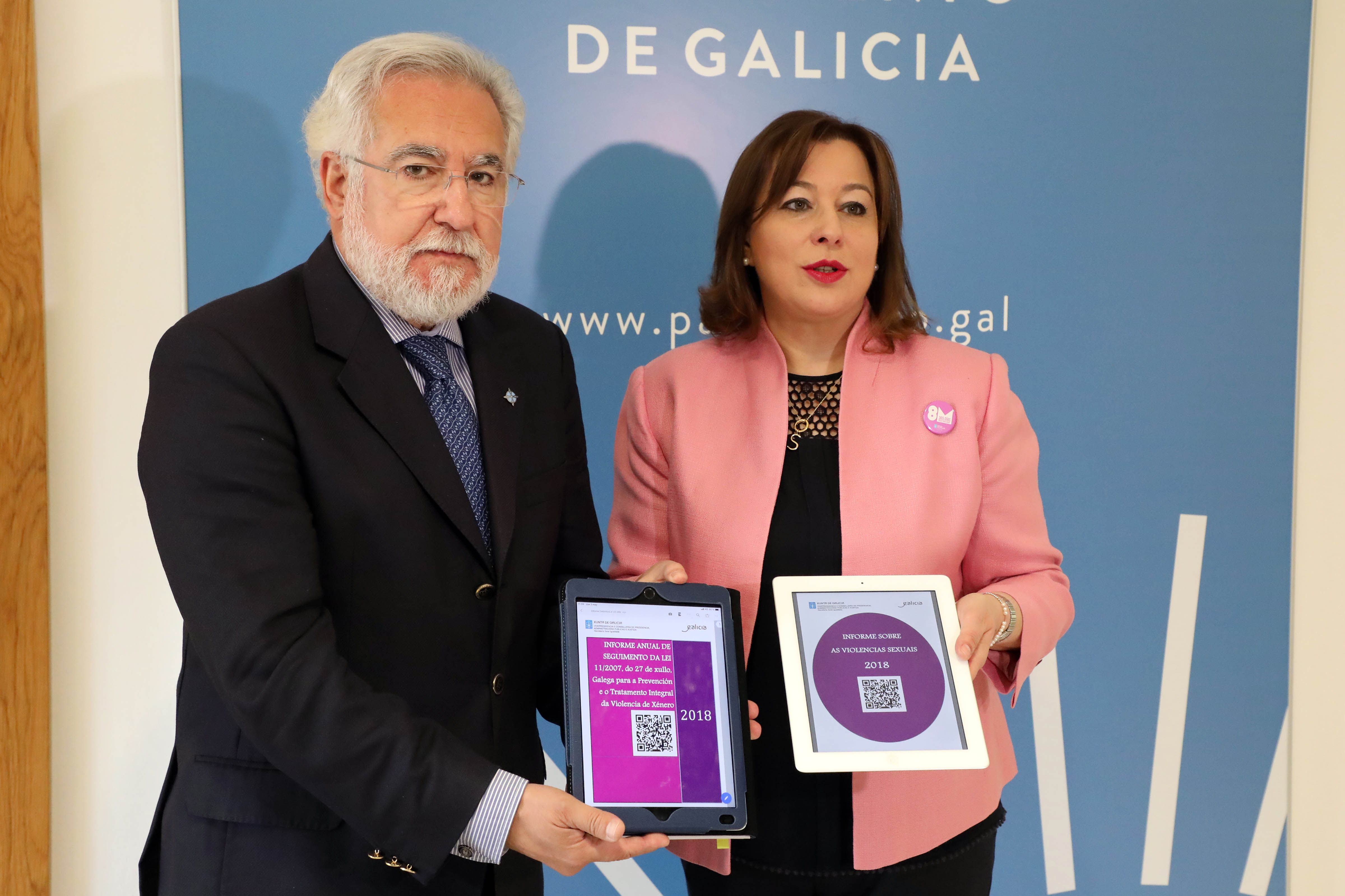 Foto da noticia:A secretaria xeral de Igualdade da Xunta entrega ao presidente do Parlamento o Informe sobre violencia de xénero de 2018