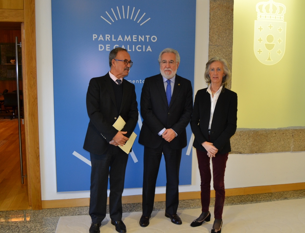 Foto da noticia:Presidente e vicepresidenta da Real Academia Galega de Ciencias efectúan unha visita de cortesía ao Parlamento