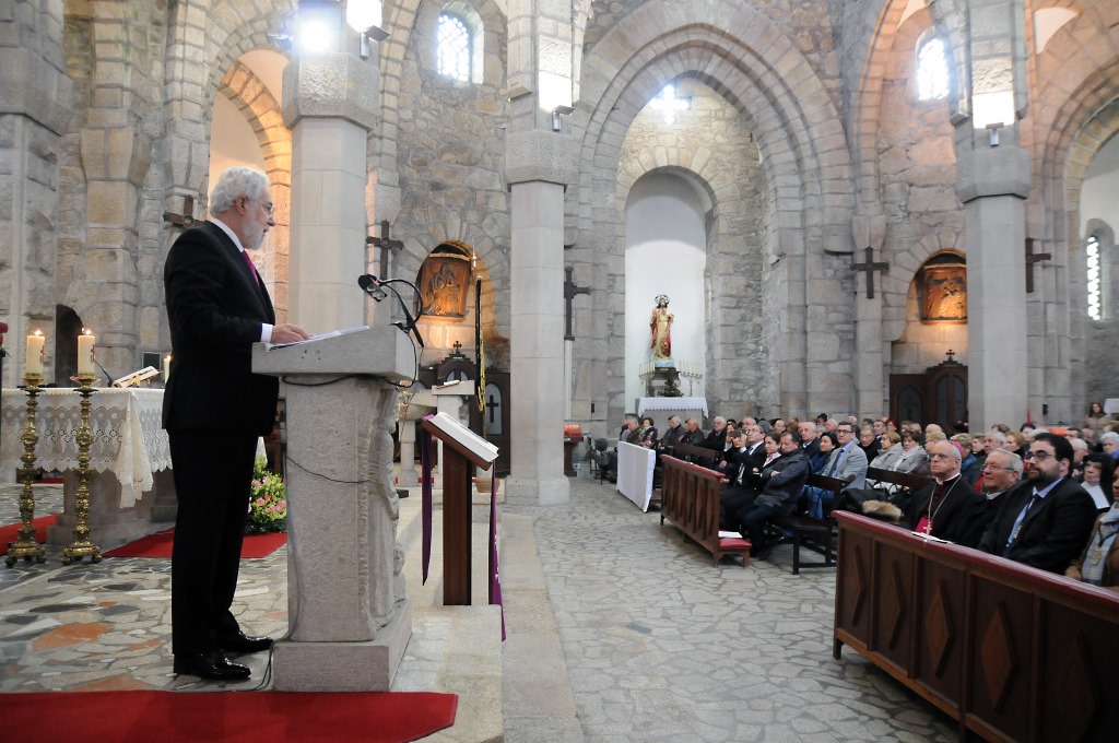 Foto da noticia:Santalices anima a “incrementar a difusión das celebracións da Semana Santa que se suceden en Galicia”