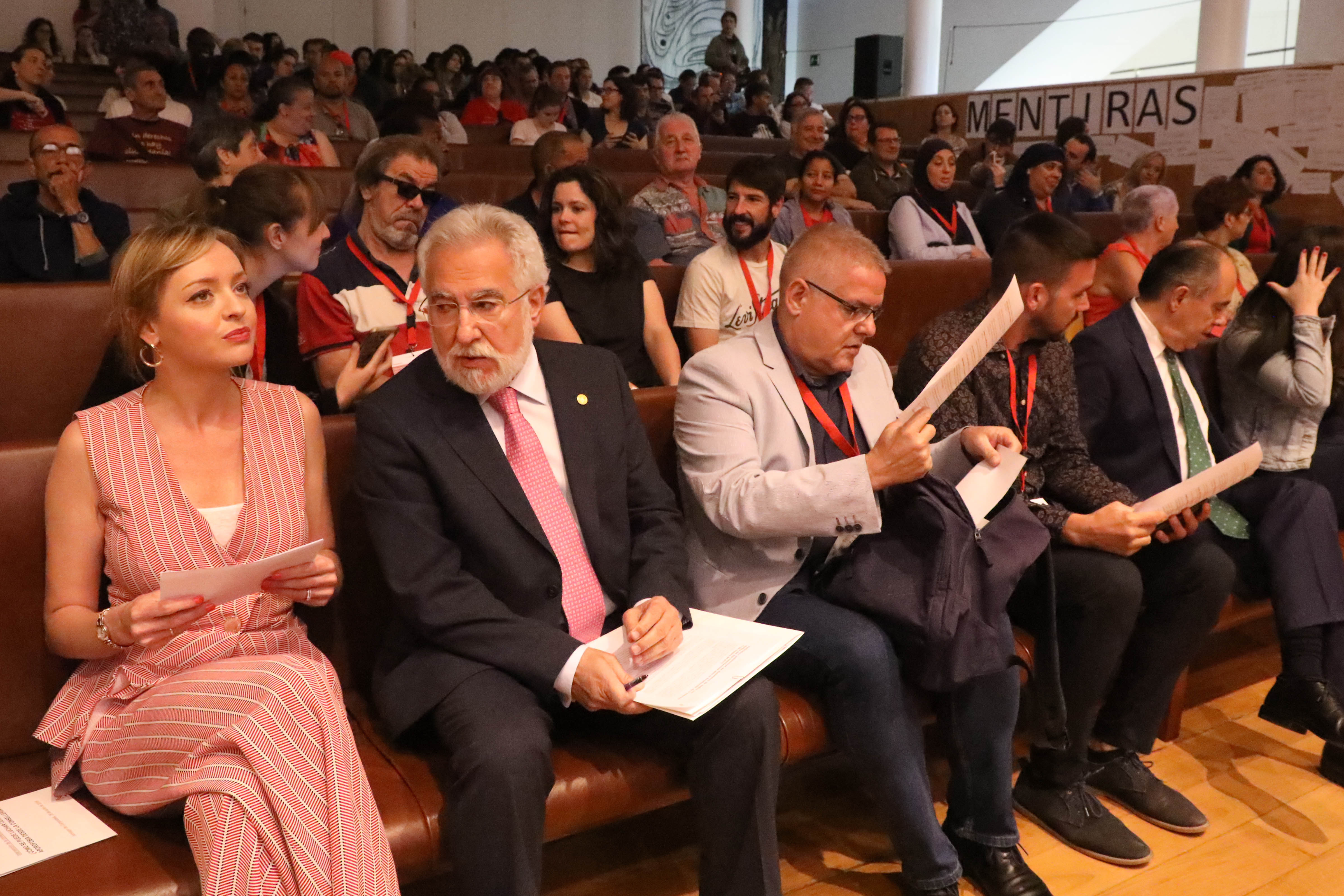 Santalices reitera a “intensa vocación social” do Parlamento de Galicia