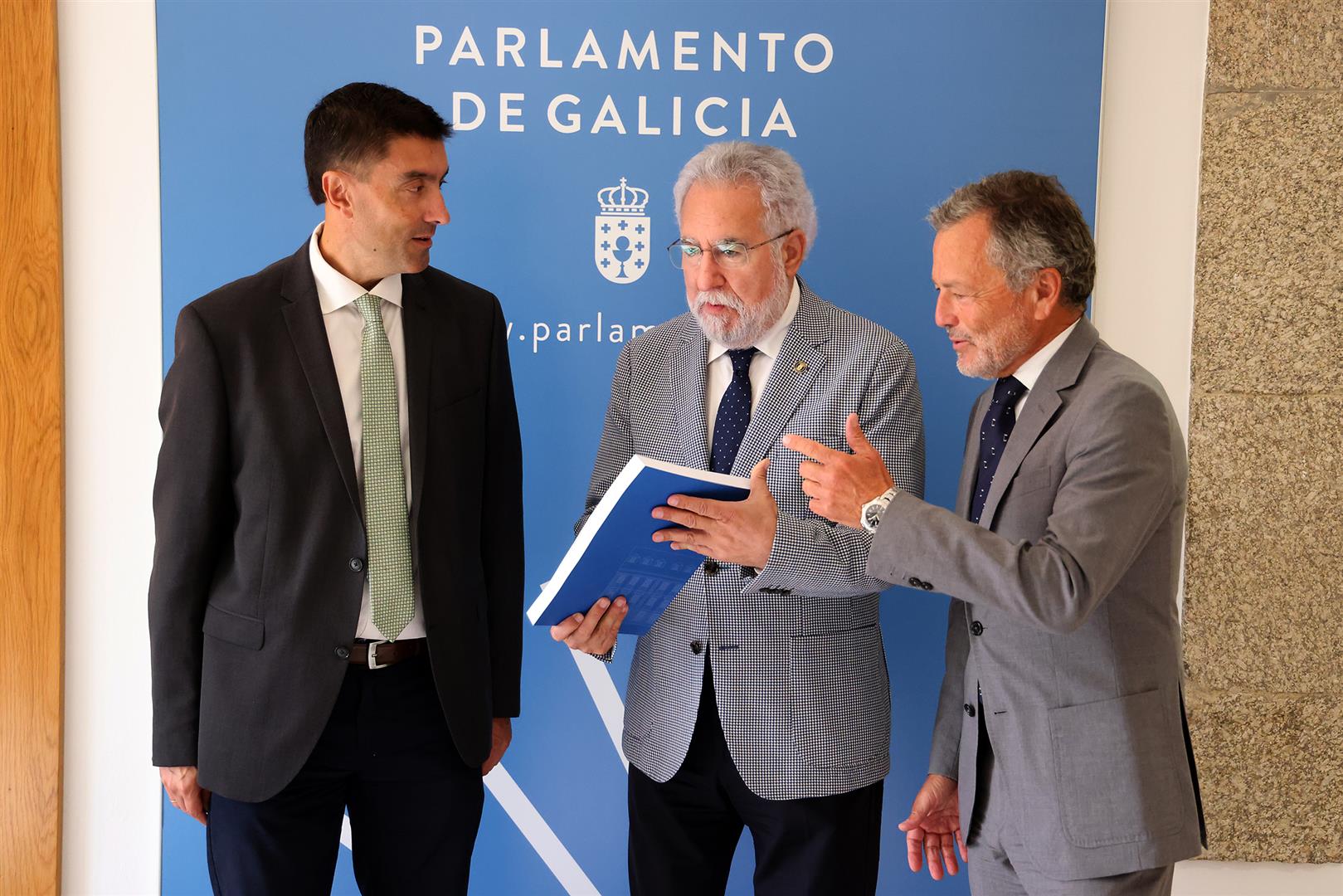 O CES entrega ao Parlamento a Memoria sobre a situación económica e social de Galicia 2022