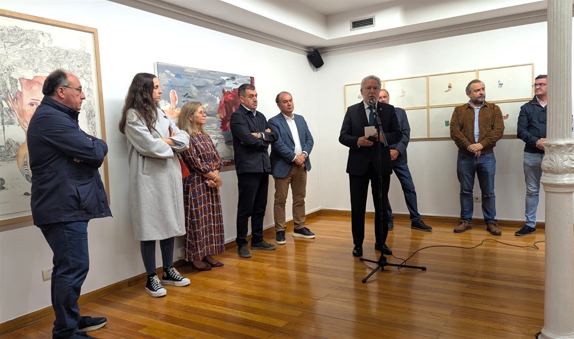 Foto da noticia:Santalices celebra a continuidade da Bienal Pintor Laxeiro, que se consolida en Lalín