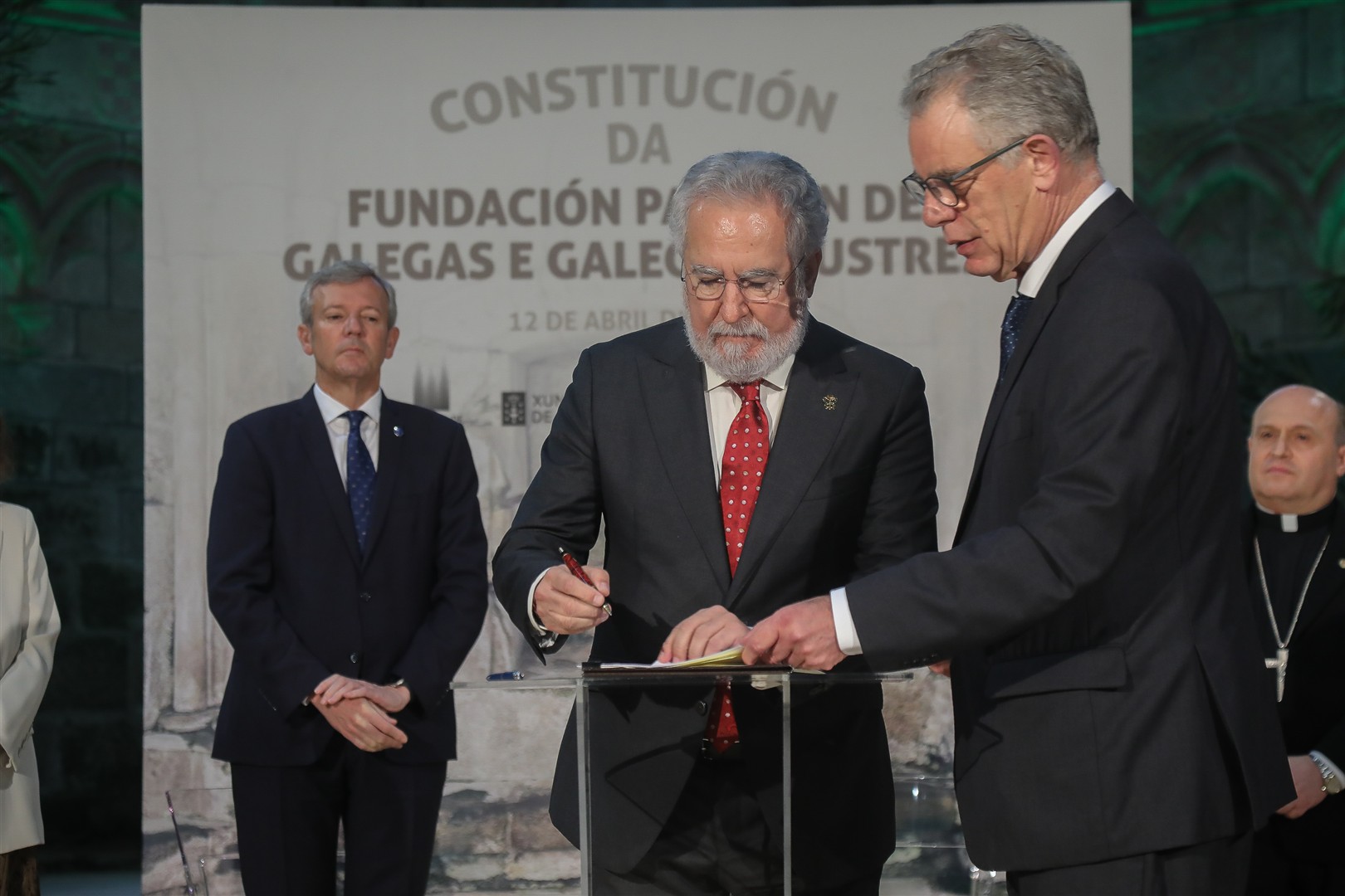 Foto da noticia: Santalices destaca o acordo social e político para constitución da Fundación do Panteón de Galegas e Galegos Ilustres