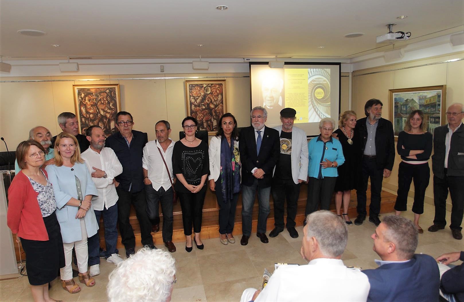 Santalices felicita aos promotores da mostra de artistas Galicia-Baviera porque “mellora o coñecemento entre os pobos e afianza a nosa vocación e o compromiso europeísta”