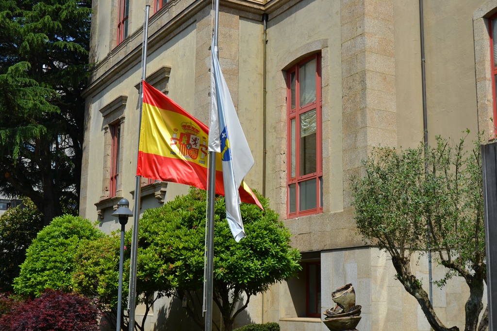 Foto da noticia:O Parlamento de Galicia declara loito oficial polo  falecemento do deputado Carlos López Crespo