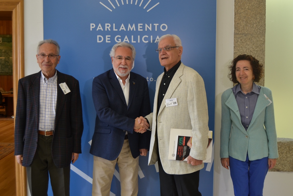 Foto da noticia:O presidente do Parlamento recibe ao novo presidente da Real Academia, ao que desexa un mandato fructífero