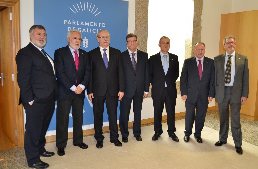 Foto da noticia:O presidente da Organización Médica Colexial visita o Parlamento de Galicia