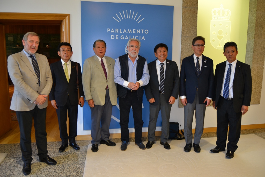 Deputados da prefectura xaponesa de Ehime visitan o Parlamento de Galicia