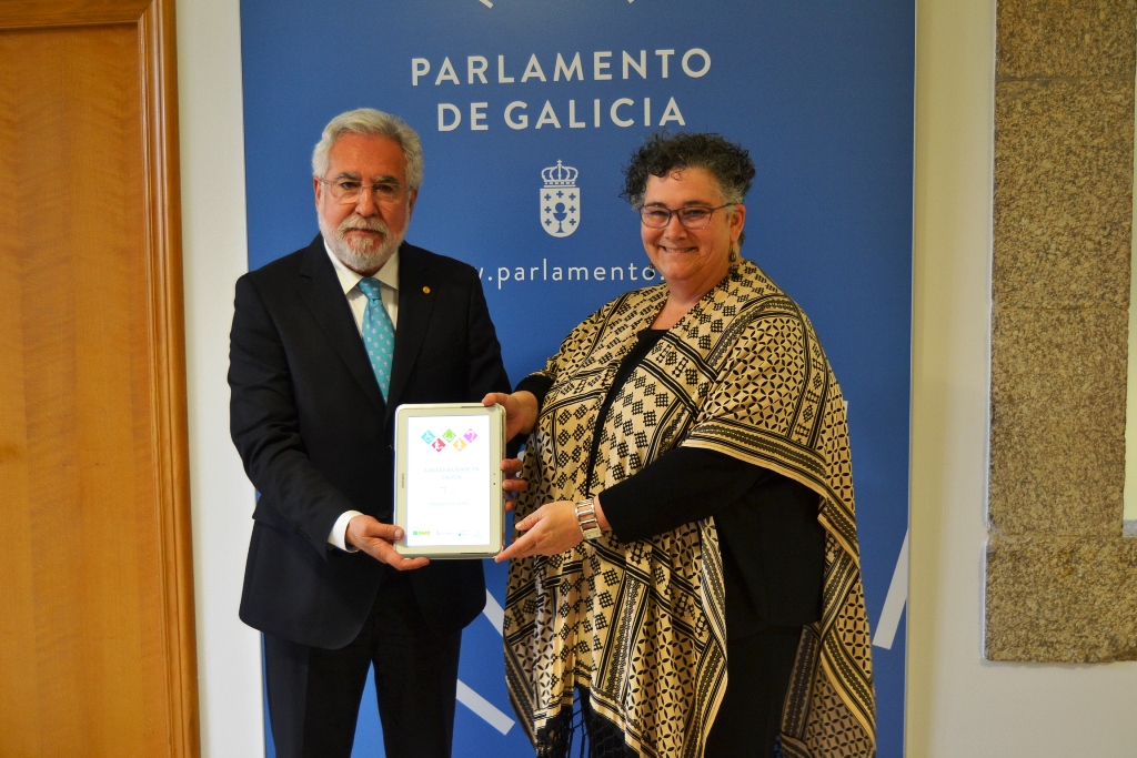 Foto da noticia:A valedora do pobo entrega ao presidente do Parlamento o informe extraordinario "A Accesibilidade en Galicia"