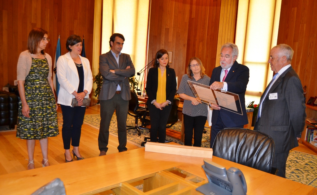 Foto da noticia:O Parlamento de Galicia incorpora aos seus fondos documentais a acta de constitución da Asemblea de Parlamentarios de Galicia