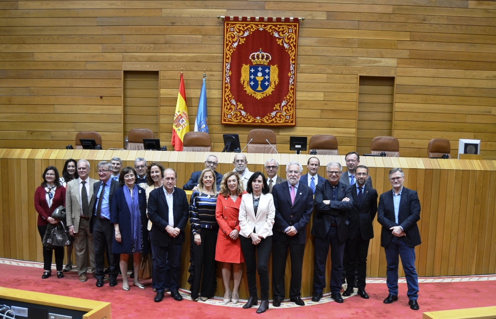 Foto da noticia:Participantes no Congreso Asociación Española de Dereito do Traballo visitan o Parlamento de Galicia