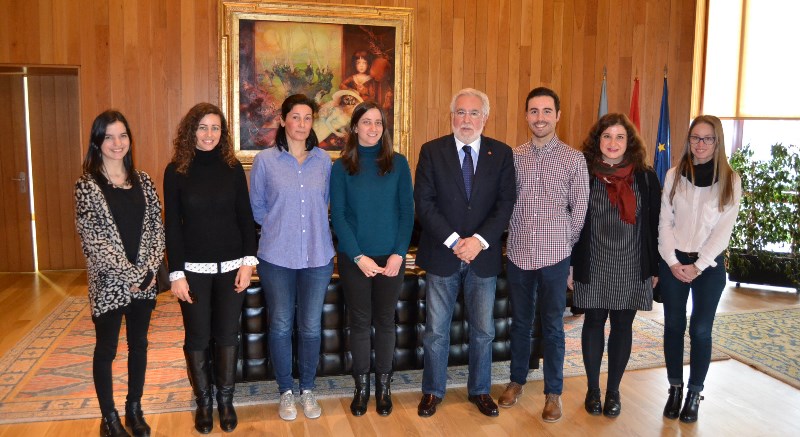 Foto da noticia:Un grupo de sete bolseiros comeza a súa formación práctica no Parlamento de Galicia 