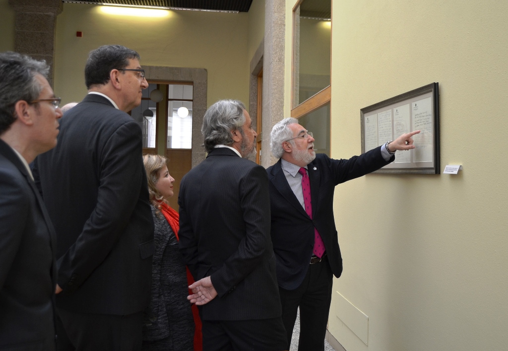 Un grupo de cónsules acreditados en Galicia visitan o Parlamento