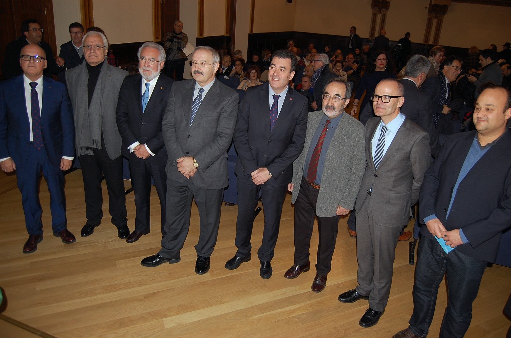 Foto da noticia:O presidente do Parlamento define a Carlos Casares como un “patriota galego, convencido de que Galicia precisaba unha estrutura institucional sólida”