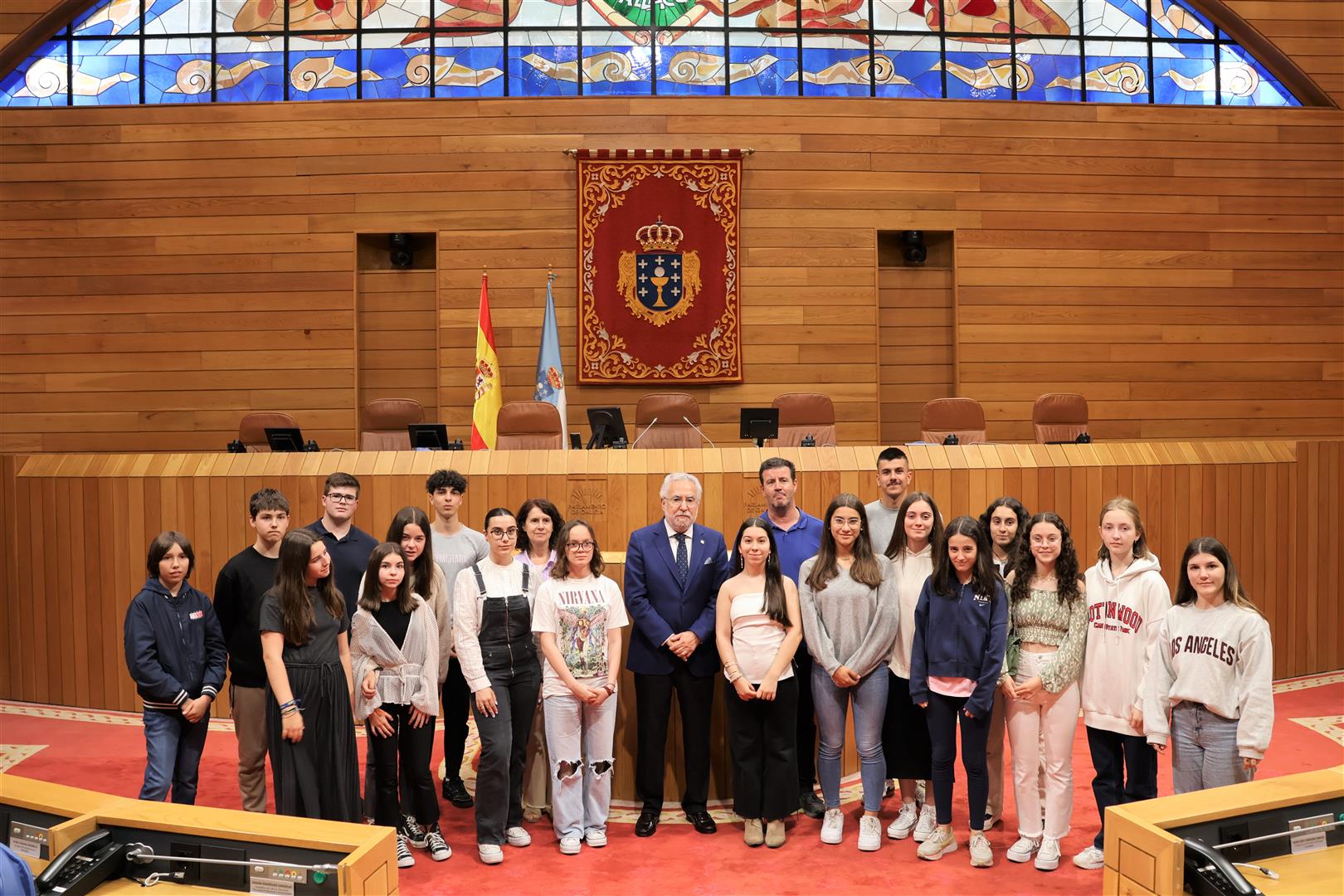 Foto da noticia:Alumnado gañador do premio Estatuto de Autonomía visita o Parlamento de Galicia