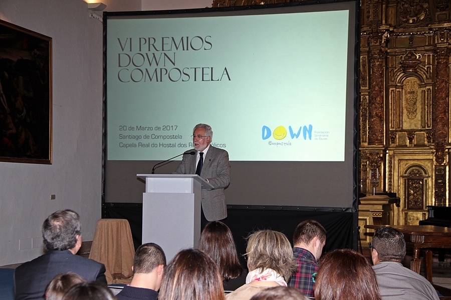 Foto da noticia:O presidente do Parlamento participa na entrega dos Premios Down Compostela