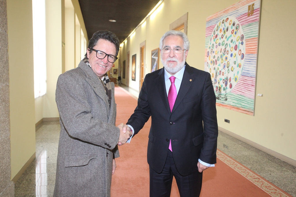 O embaixador de Ecuador visita o Parlamento de Galicia