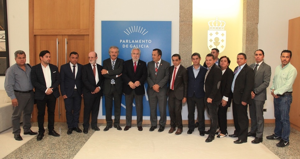 Unha delegación dos departamentos colombianos de Caldas e Risaralda visita o Parlamento de Galicia