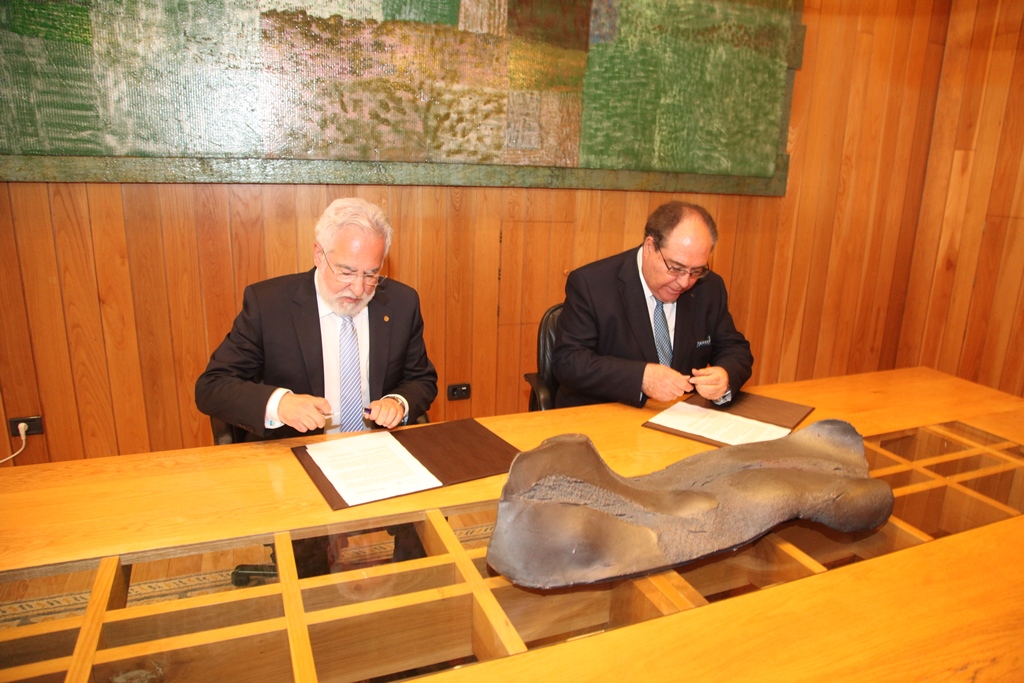 Parlamento de Galicia e Afundación colaborarán na promoción e intercambio das súas coleccións de arte