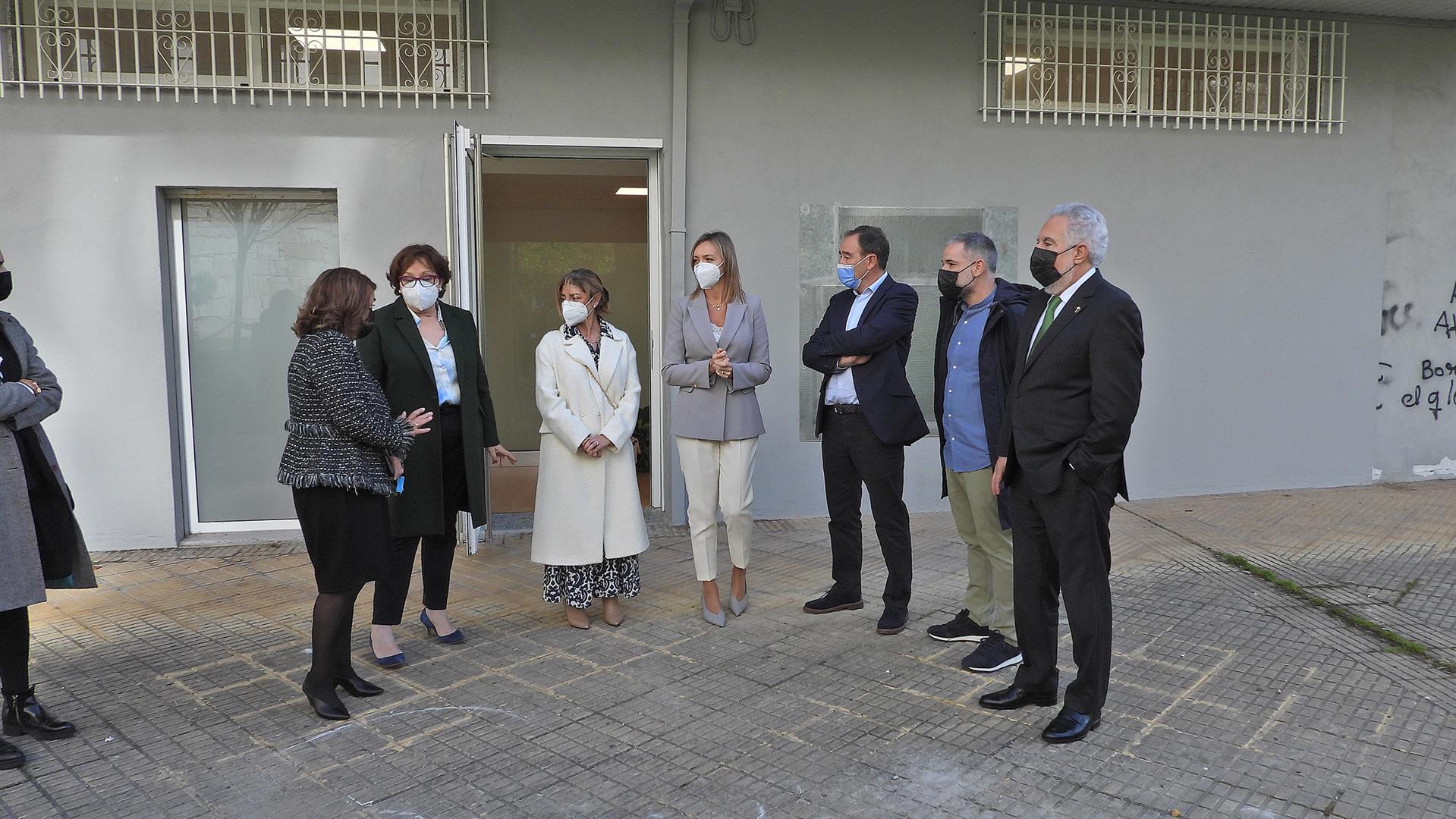 Foto da noticia:O presidente do Parlamento e a conselleira de Política Social visitan distintas entidades sociais de Ourense