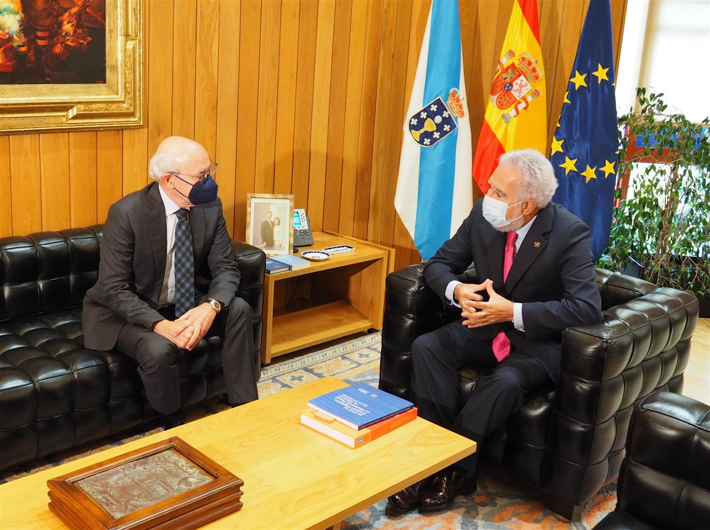 A Fiscalía Superior de Galicia entrega a Memoria de 2020 ao Parlamento